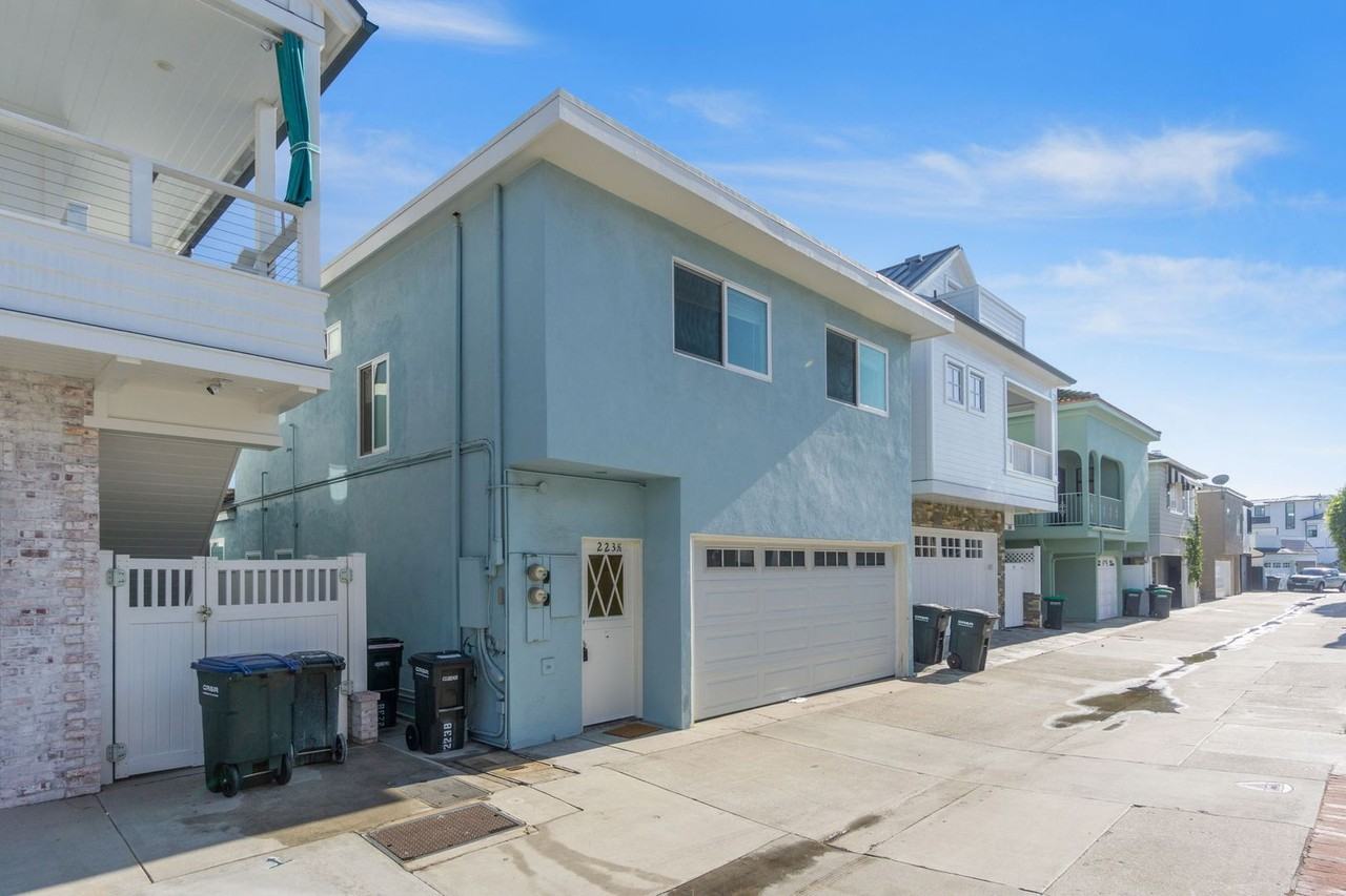 223 E Bay Front - Photo 2 of 19