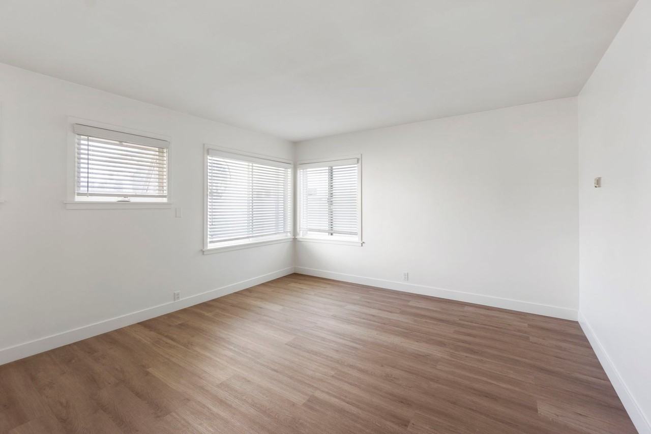 223 E Bay Front - Photo 3 of 19