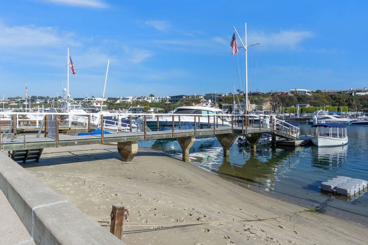 223 E Bay Front - Photo 4 of 19