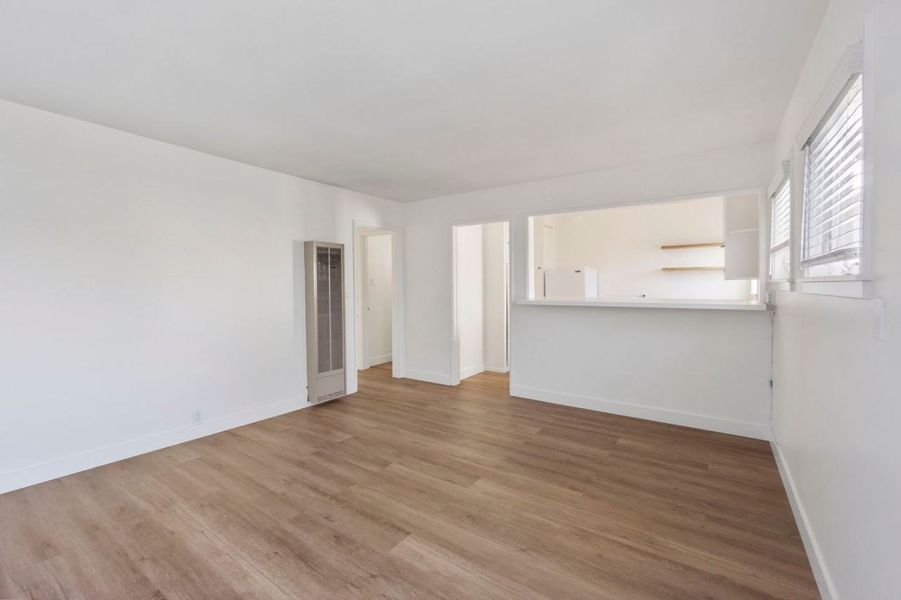 223 E Bay Front - Photo 5 of 19