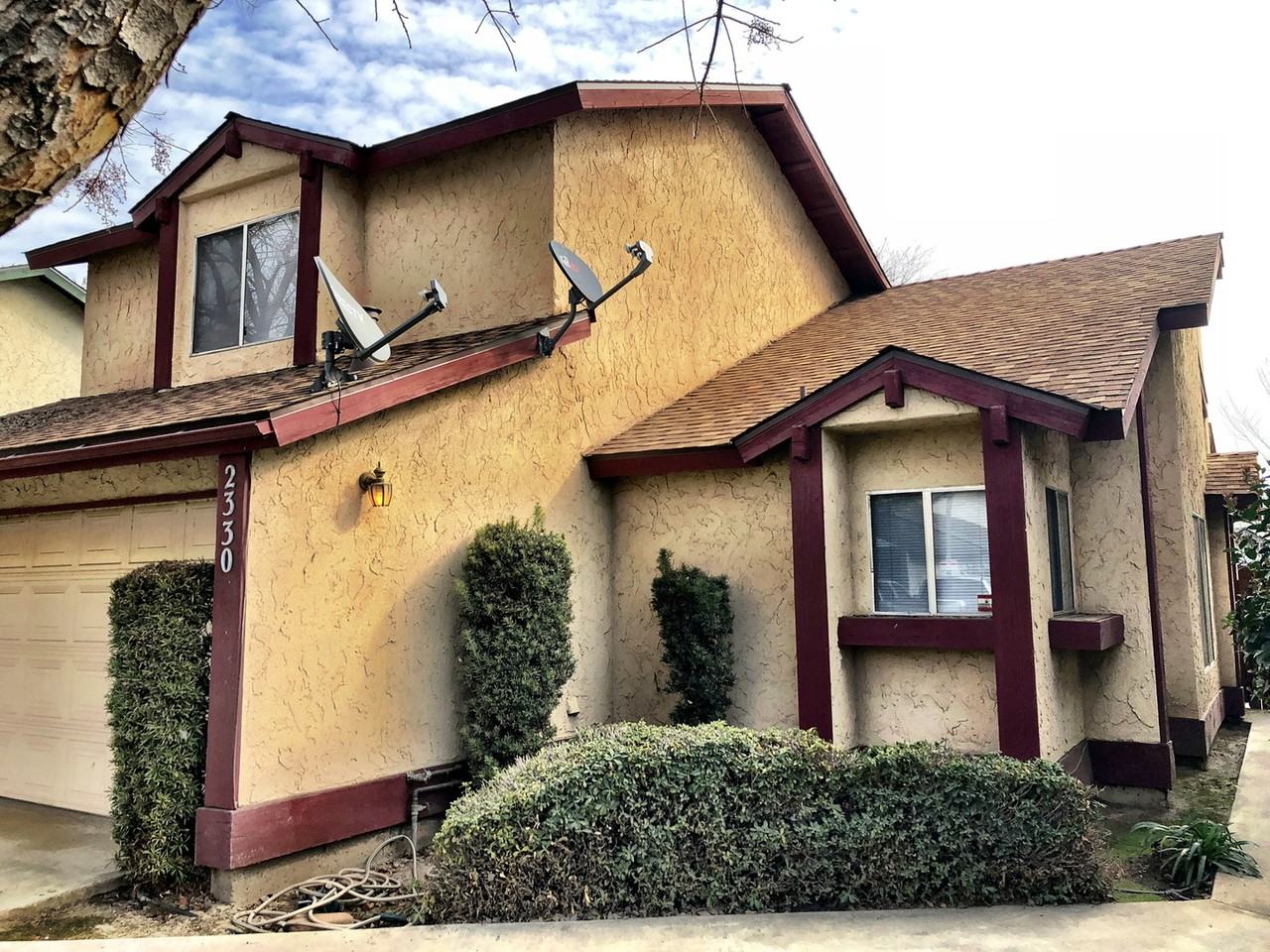 2330 N Bradley St - Photo 2 of 21