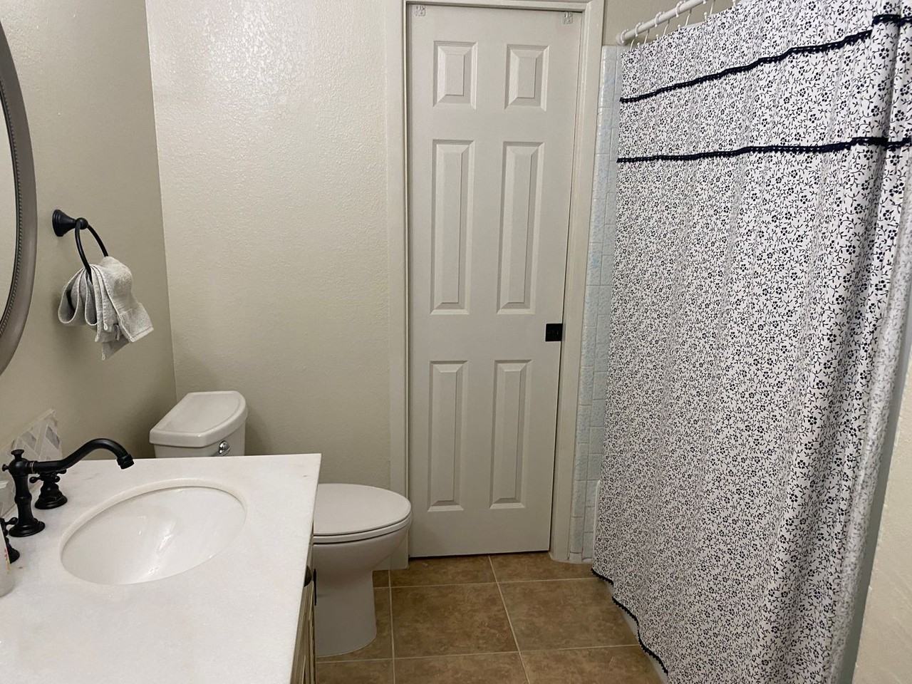 7773 S Phillips Ave - Photo 4 of 19