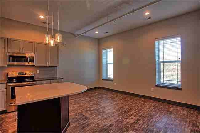 464 Main St #C - Photo 4 of 10