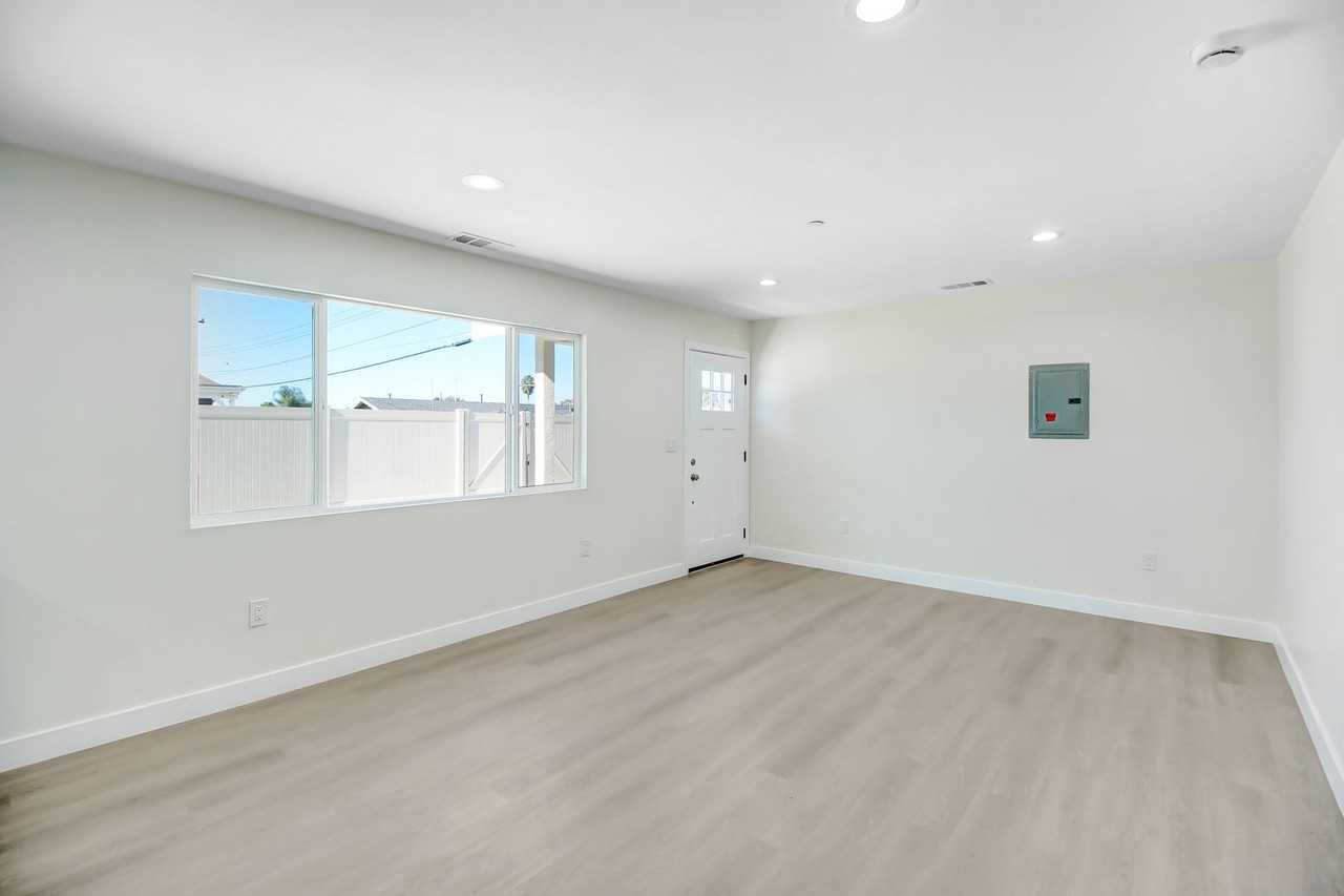 1820 Gretta Ave - Photo 2 of 10