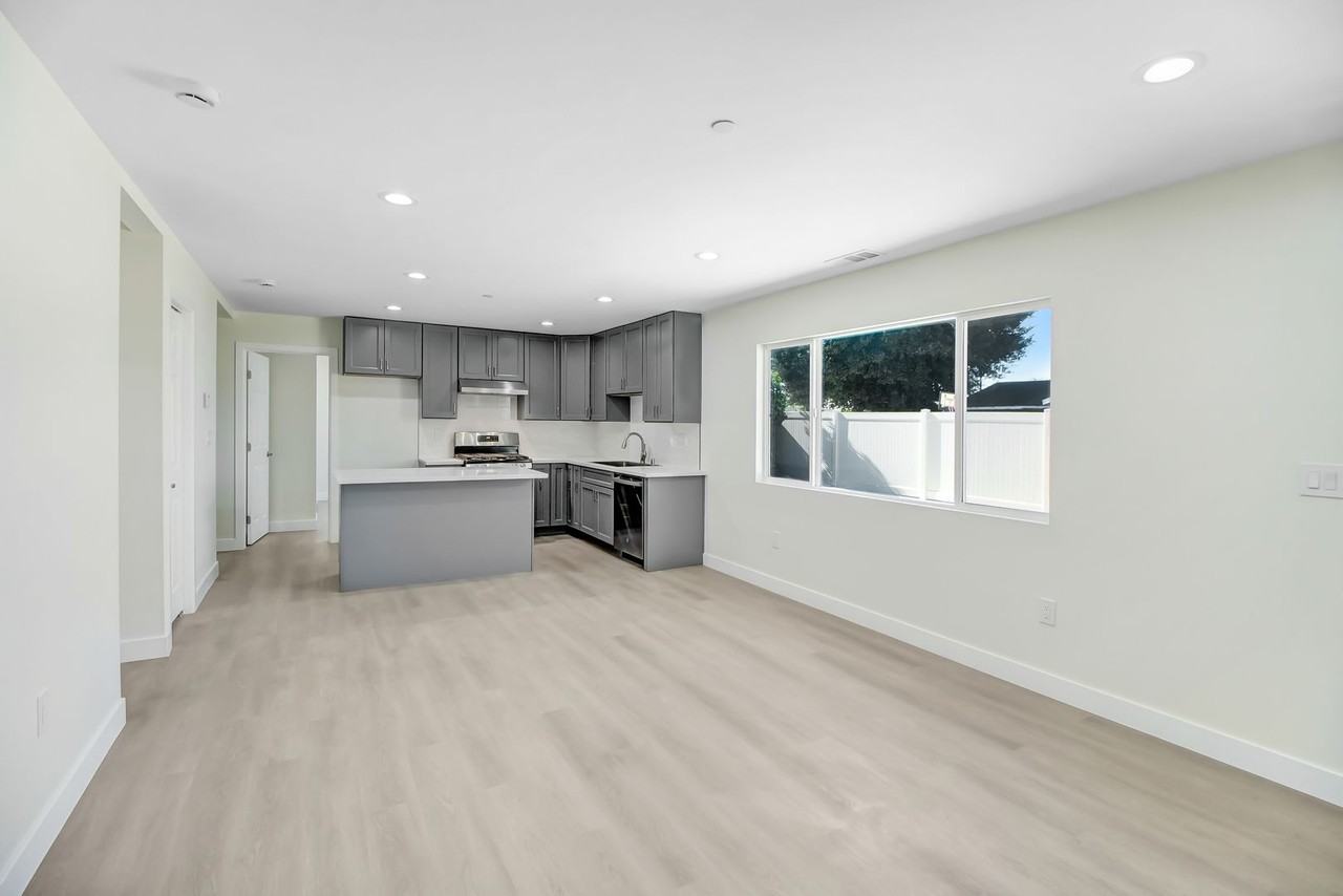 1820 Gretta Ave - Photo 3 of 10