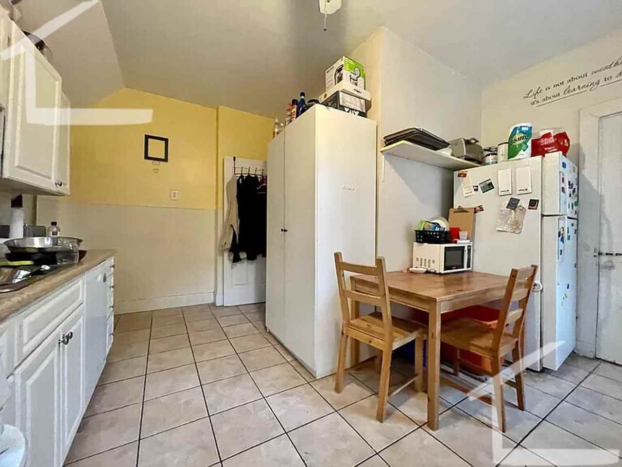 184 Naples Road - Photo 6 of 17