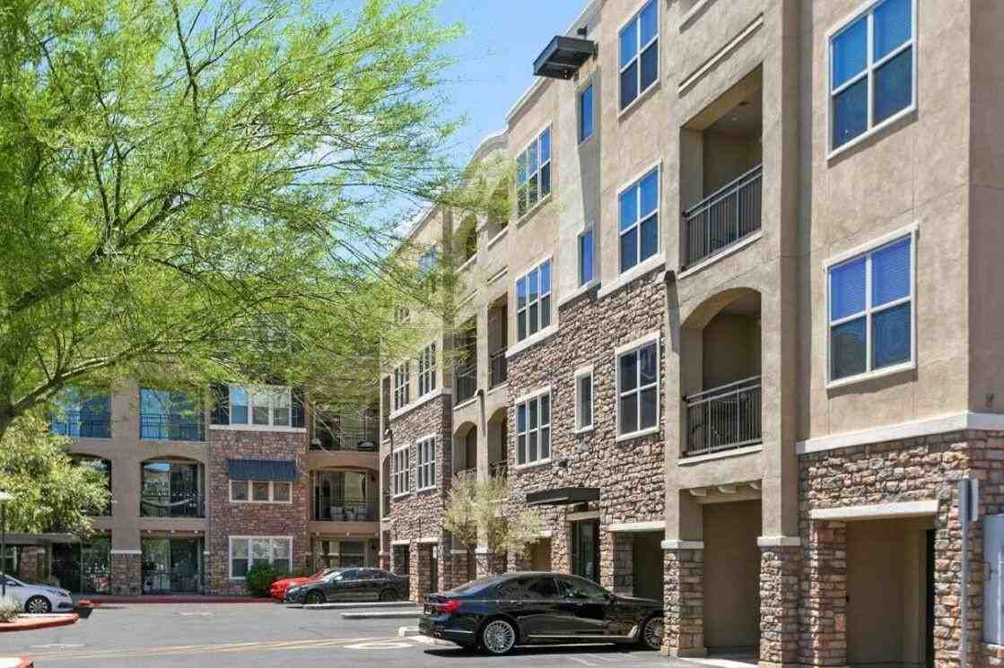 8444 E Indian School Rd - Photo 5 of 27