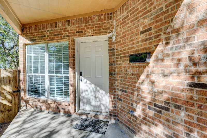 10302 Buffum St - Photo 3 of 31