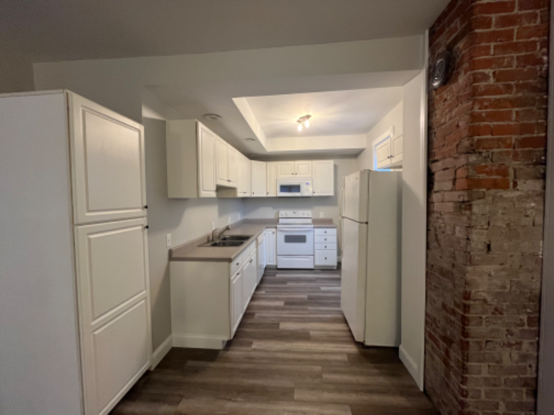 1036 W 4th St #1 - Photo 7 of 25