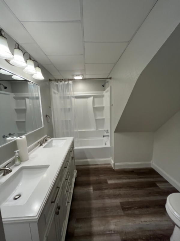 1036 W 4th St #1 - Photo 3 of 25