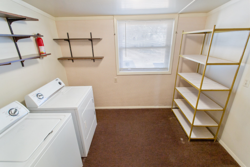 1409 Seward Dr - Photo 6 of 20