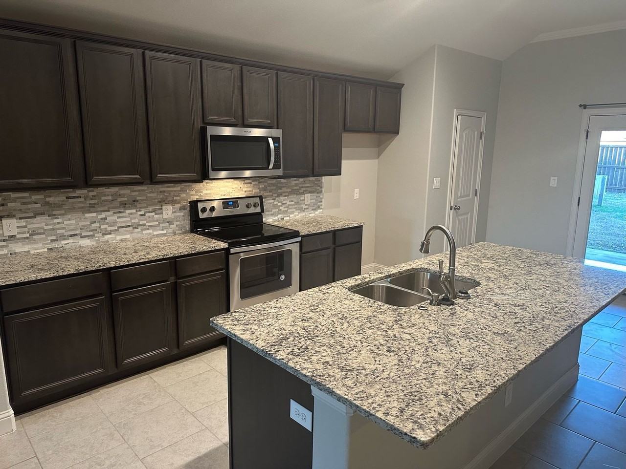 3501 Ballam St - Photo 6 of 25