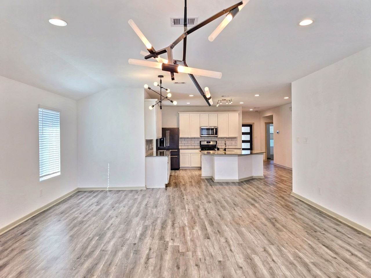 28931 Lupo River Ct - Photo 5 of 27