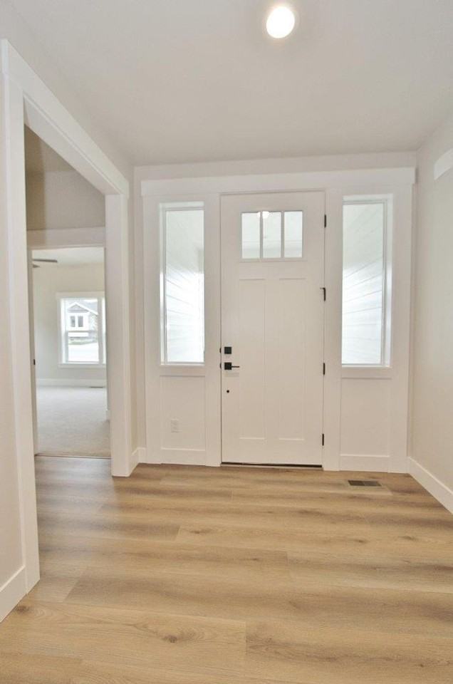 2728 Soulen Dr - Photo 2 of 25