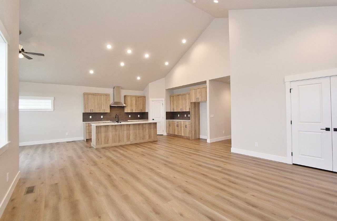 2728 Soulen Dr - Photo 3 of 25