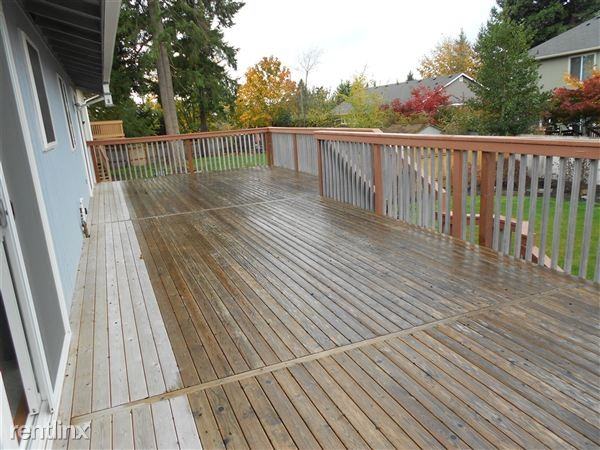 1710 19th Ave Ct - Photo 2 of 10