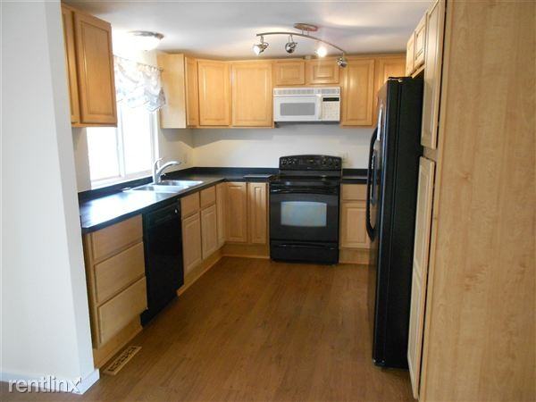 1710 19th Ave Ct - Photo 3 of 10