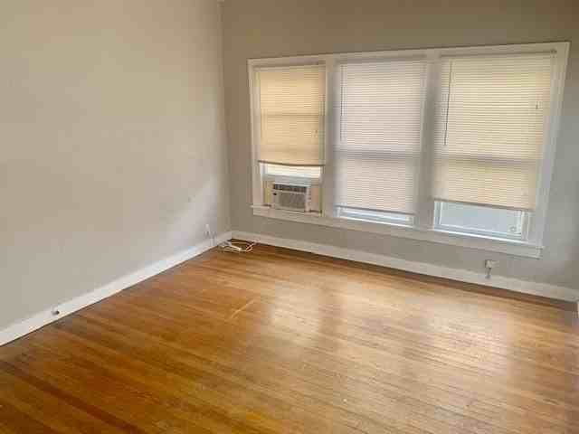 1140 W Ashby Pl #1 - Photo 3 of 10