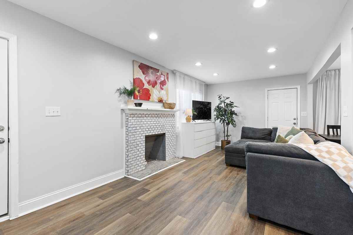 1127 E 75th St - Photo 2 of 24