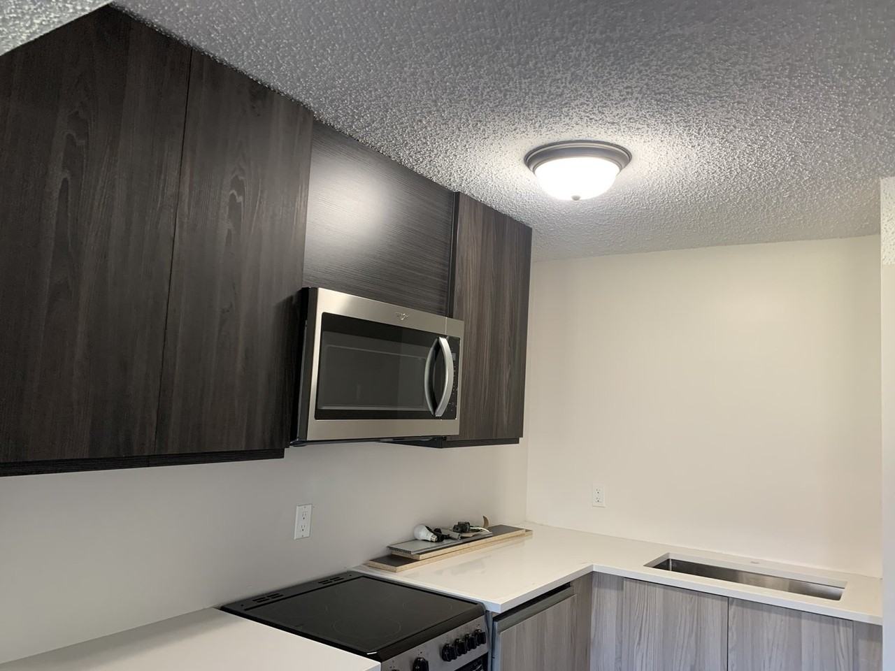 4827 Bowness Rd Nw - Photo 3 of 16