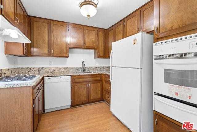 430 S Maple Dr #1 - Photo 2 of 8