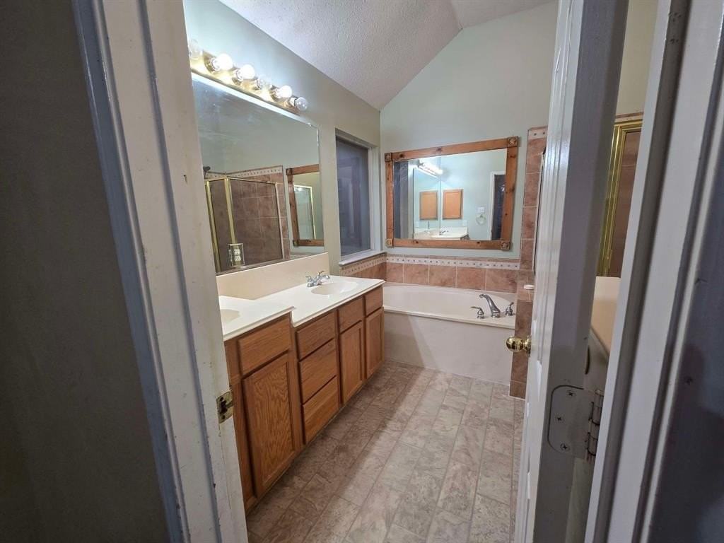 1817 Arbor Creek Dr - Photo 2 of 12