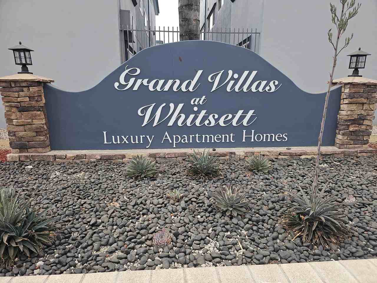 Whitsett Ave - Photo 2 of 40