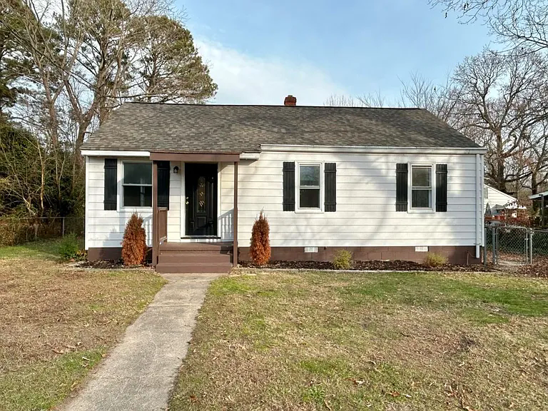 1208 Stewart Dr - Photo 3 of 39