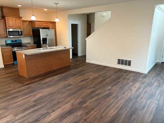 2704 28th St W - Photo 3 of 13