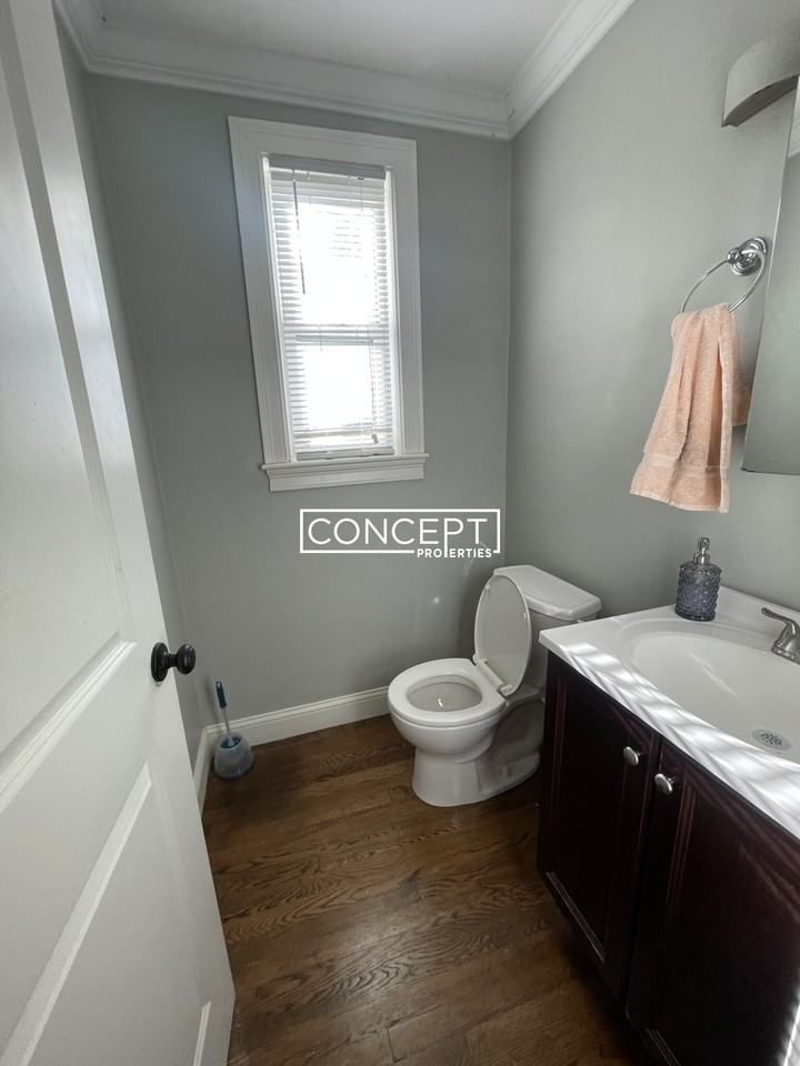 47 Beech Glen St #2TS - Photo 2 of 2