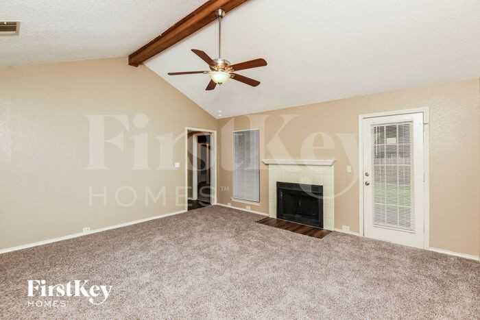 1401 Sunny Glen St - Photo 2 of 16