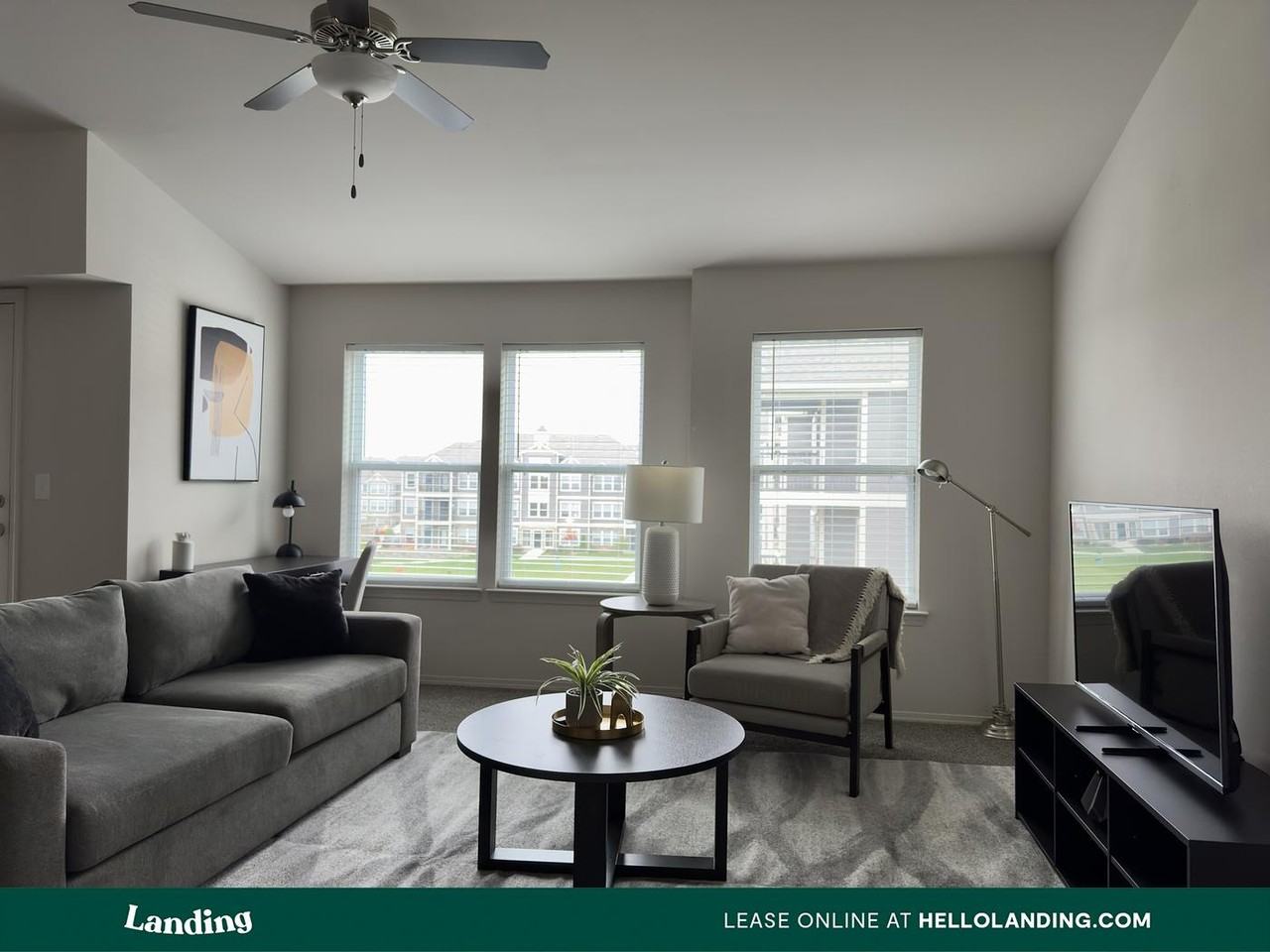 301 Towne Center Dr - Photo 4 of 50