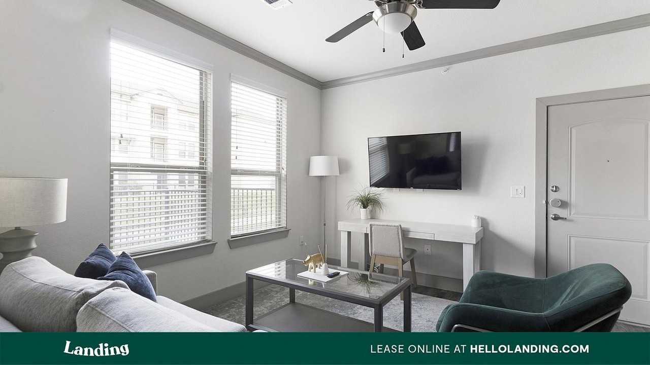 12500 Shadowglen Trace - Photo 3 of 50