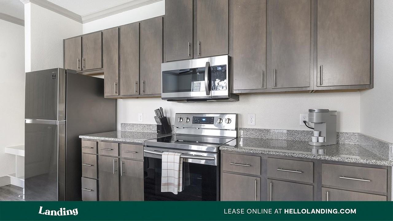 12500 Shadowglen Trace - Photo 4 of 50