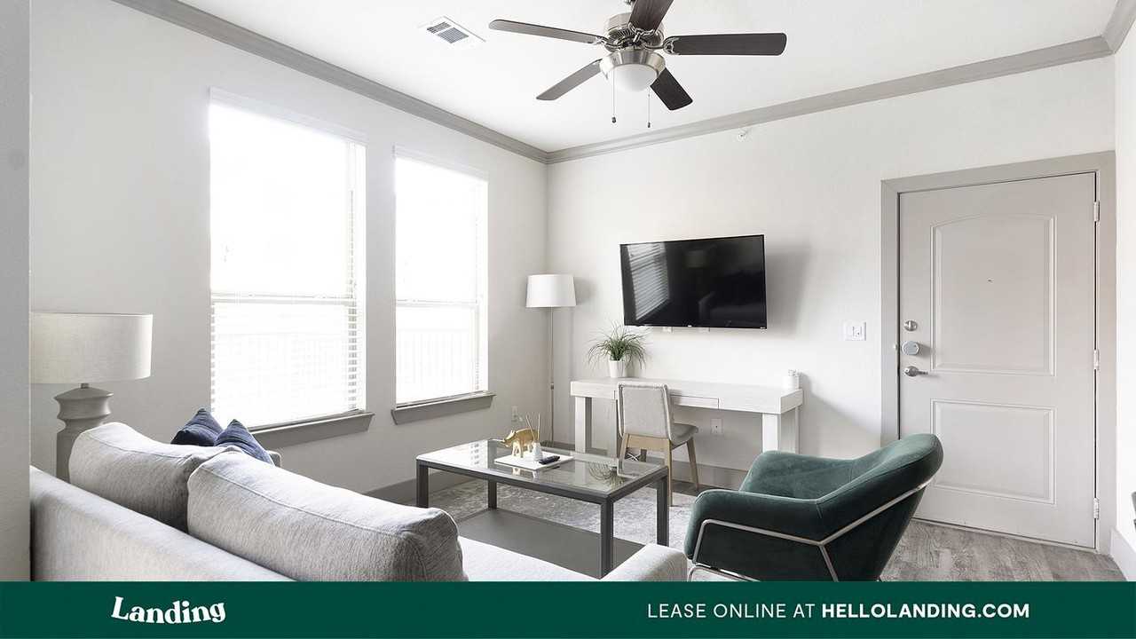 12500 Shadowglen Trace - Photo 4 of 50