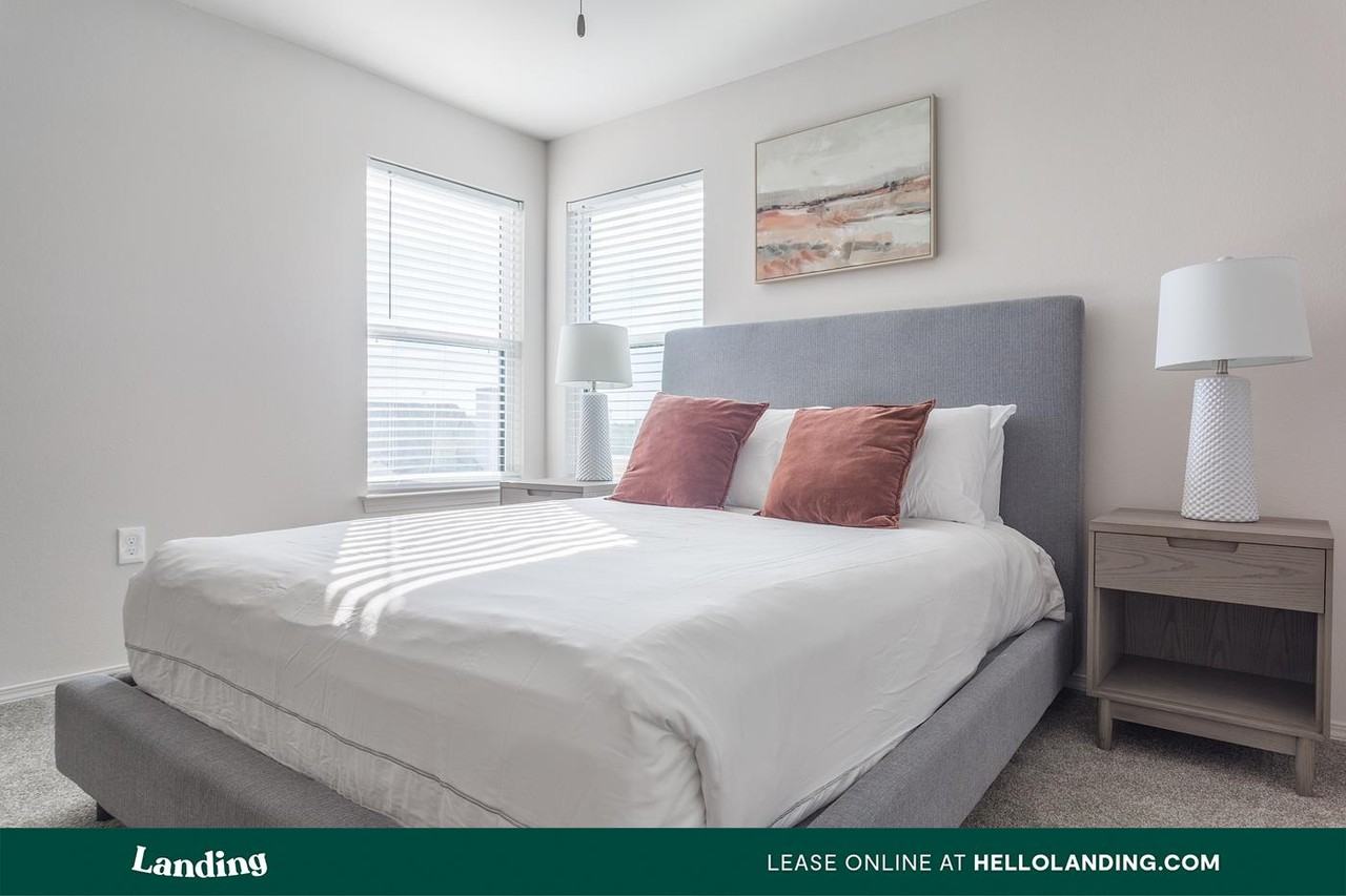 2701 N 23rd St - Photo 3 of 50