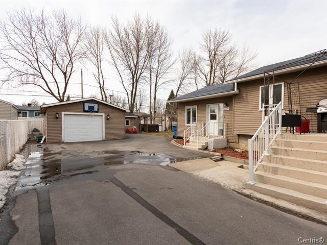 1660 Rue Centrale - Photo 2 of 5