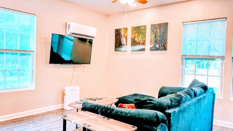 1335 Jewett St #2 - Photo 3 of 30