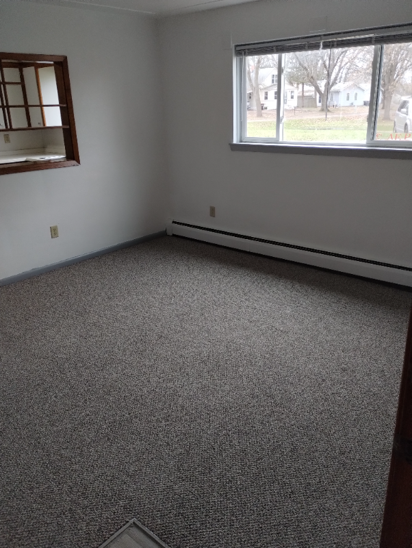 320 4th St Se #2 - Photo 3 of 19