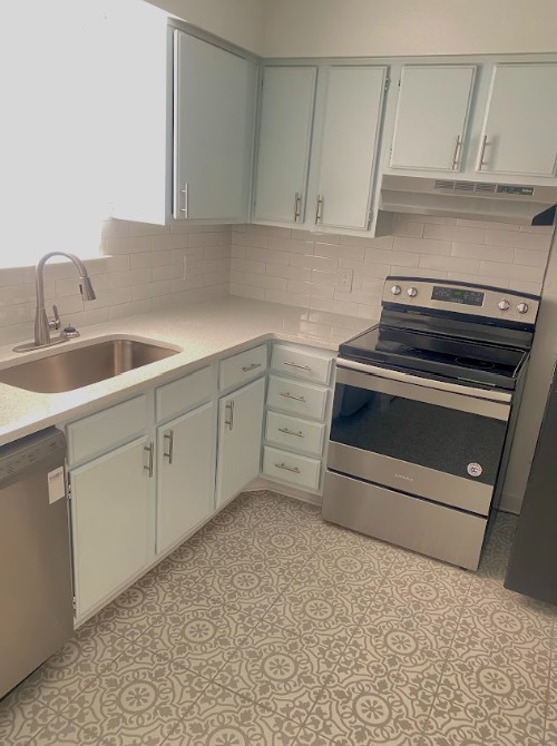 7772 Sawyer Brown Rd - Photo 3 of 16