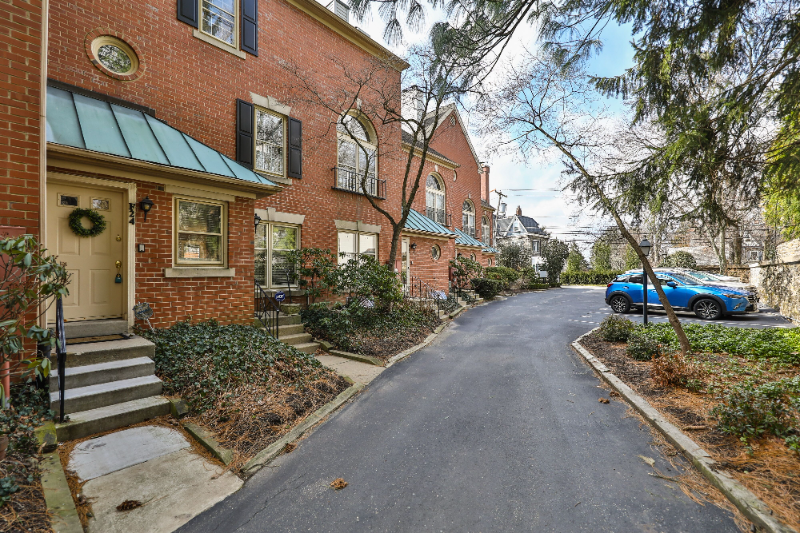 14 Newton St #F24 - Photo 2 of 20