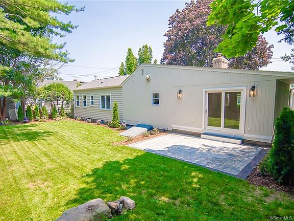 47 Shore Dr - Photo 2 of 5