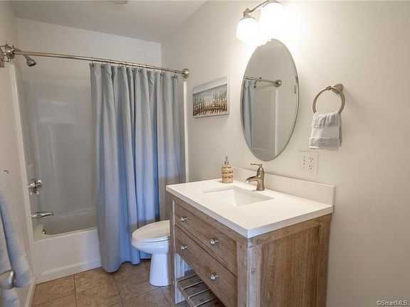 47 Shore Dr - Photo 3 of 5