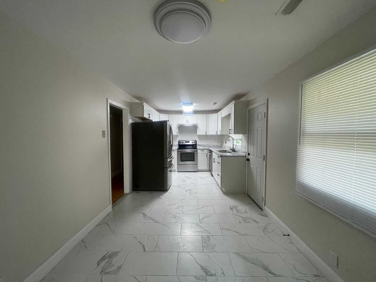 4616 Fairlane Dr - Photo 4 of 11