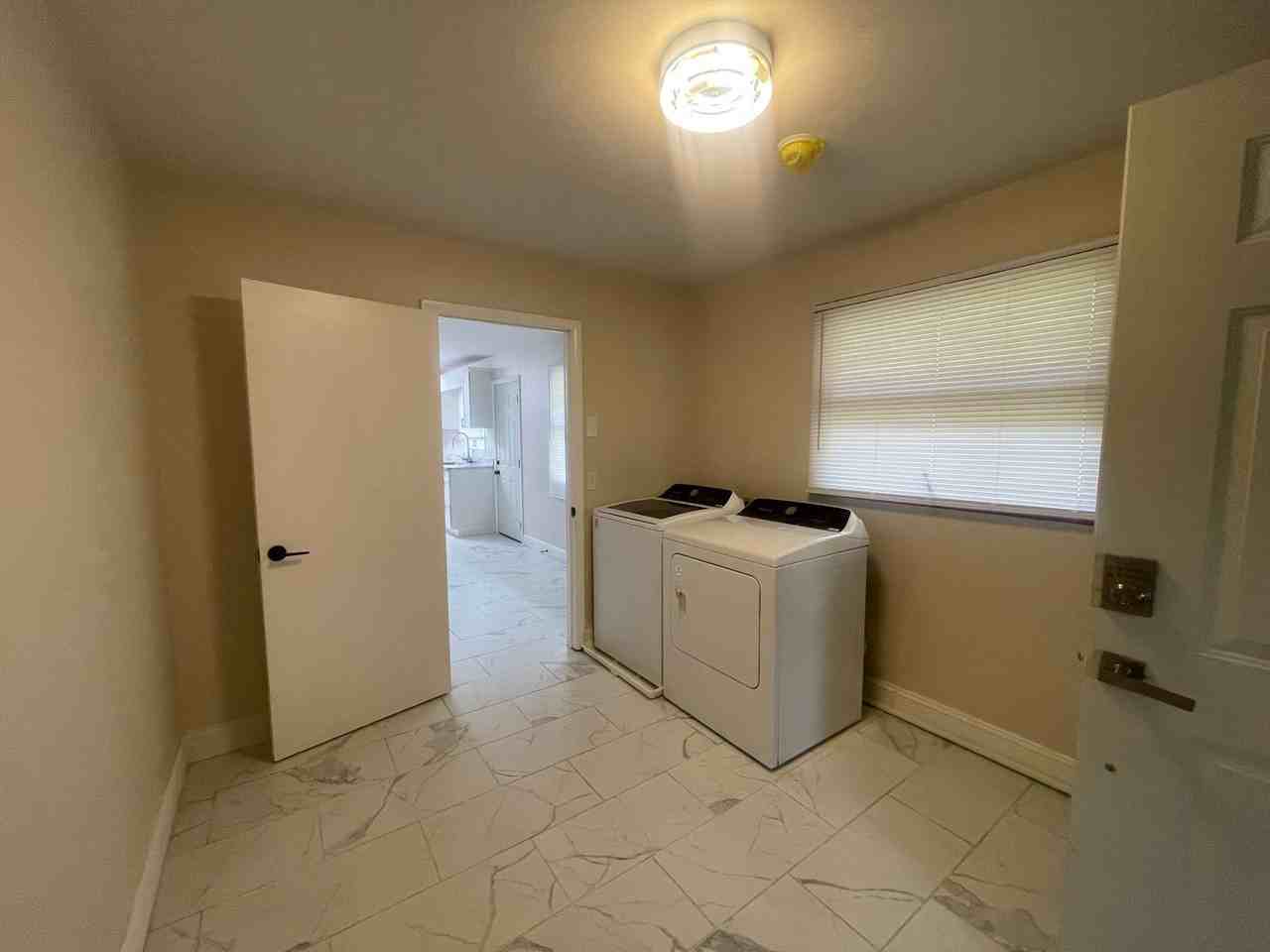 4616 Fairlane Dr - Photo 5 of 11
