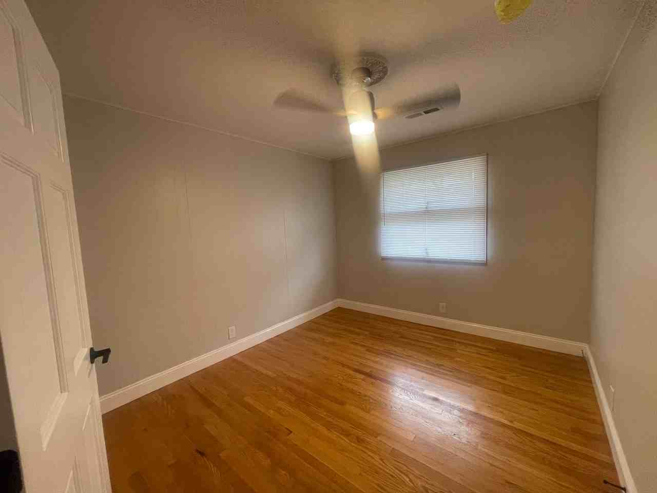 4616 Fairlane Dr - Photo 7 of 11