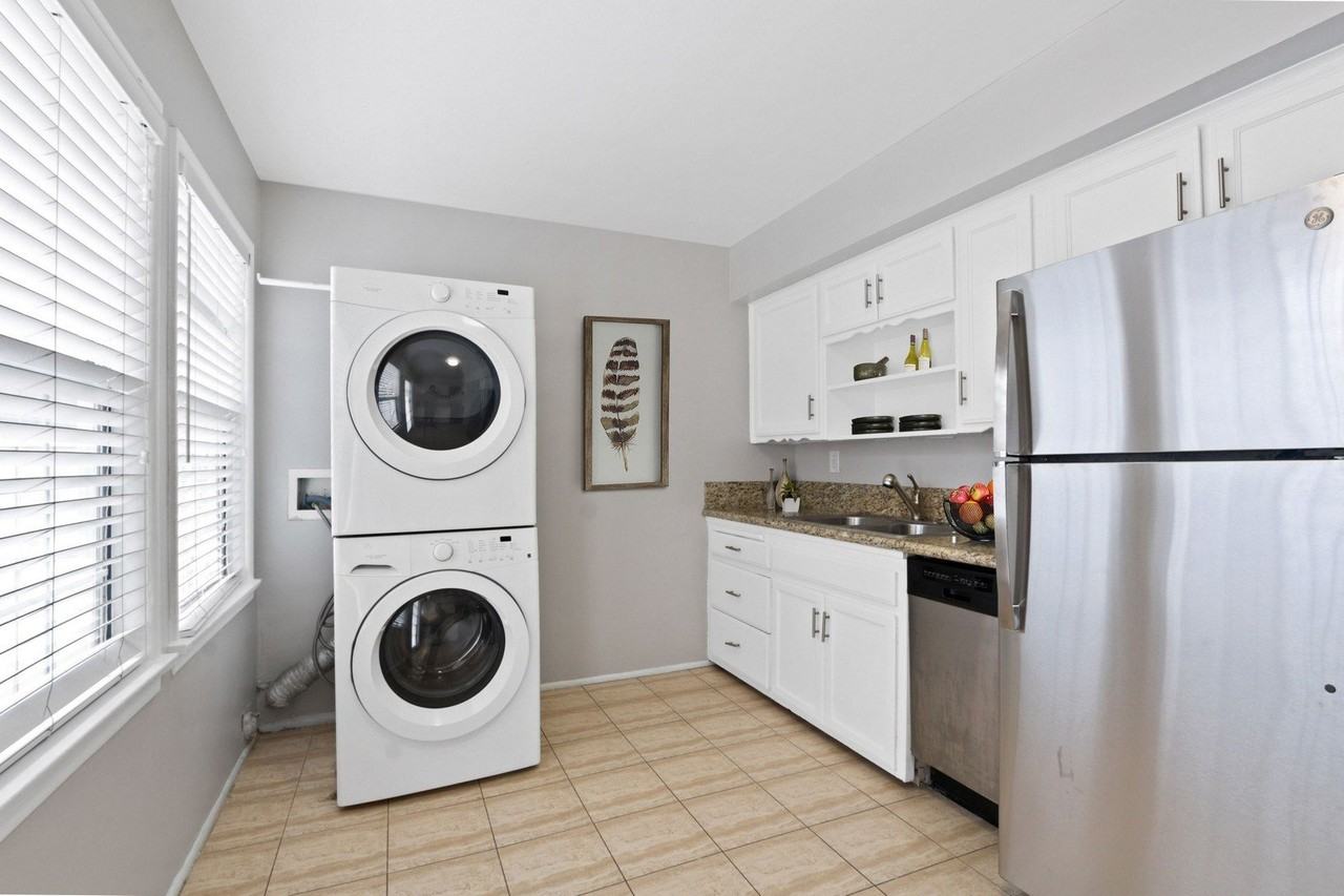 527 Washington - Photo 3 of 24