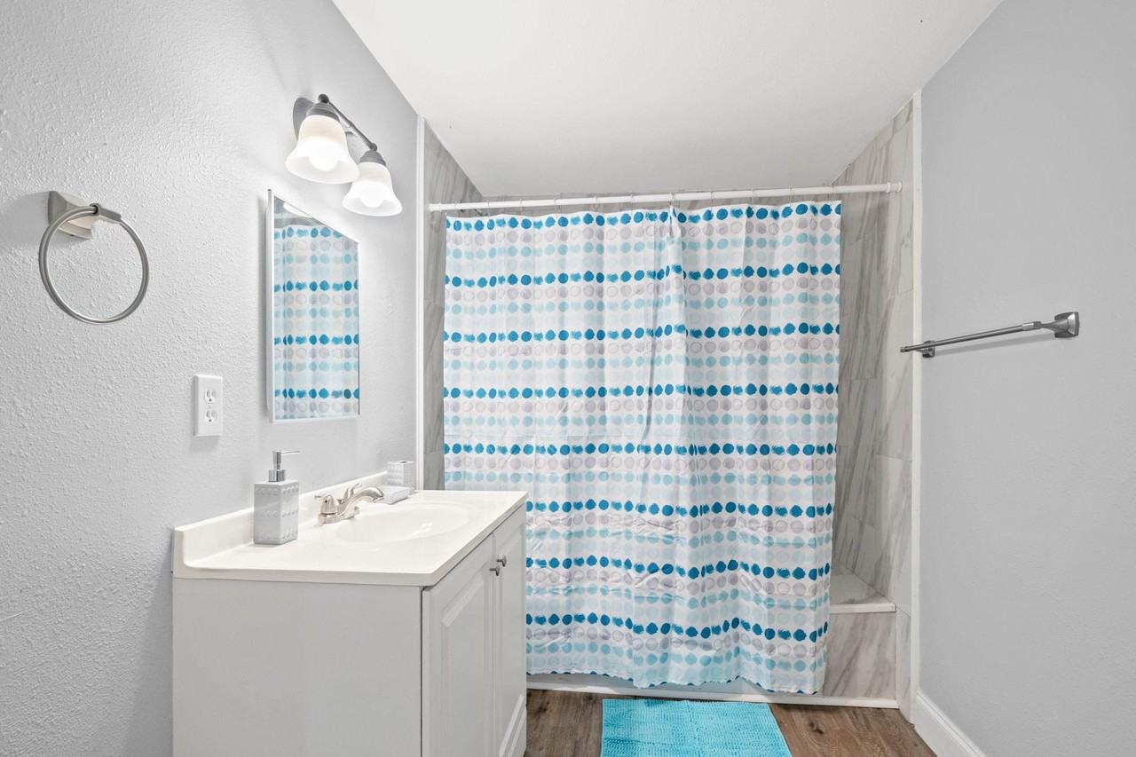 W 5th St - Photo 3 of 5