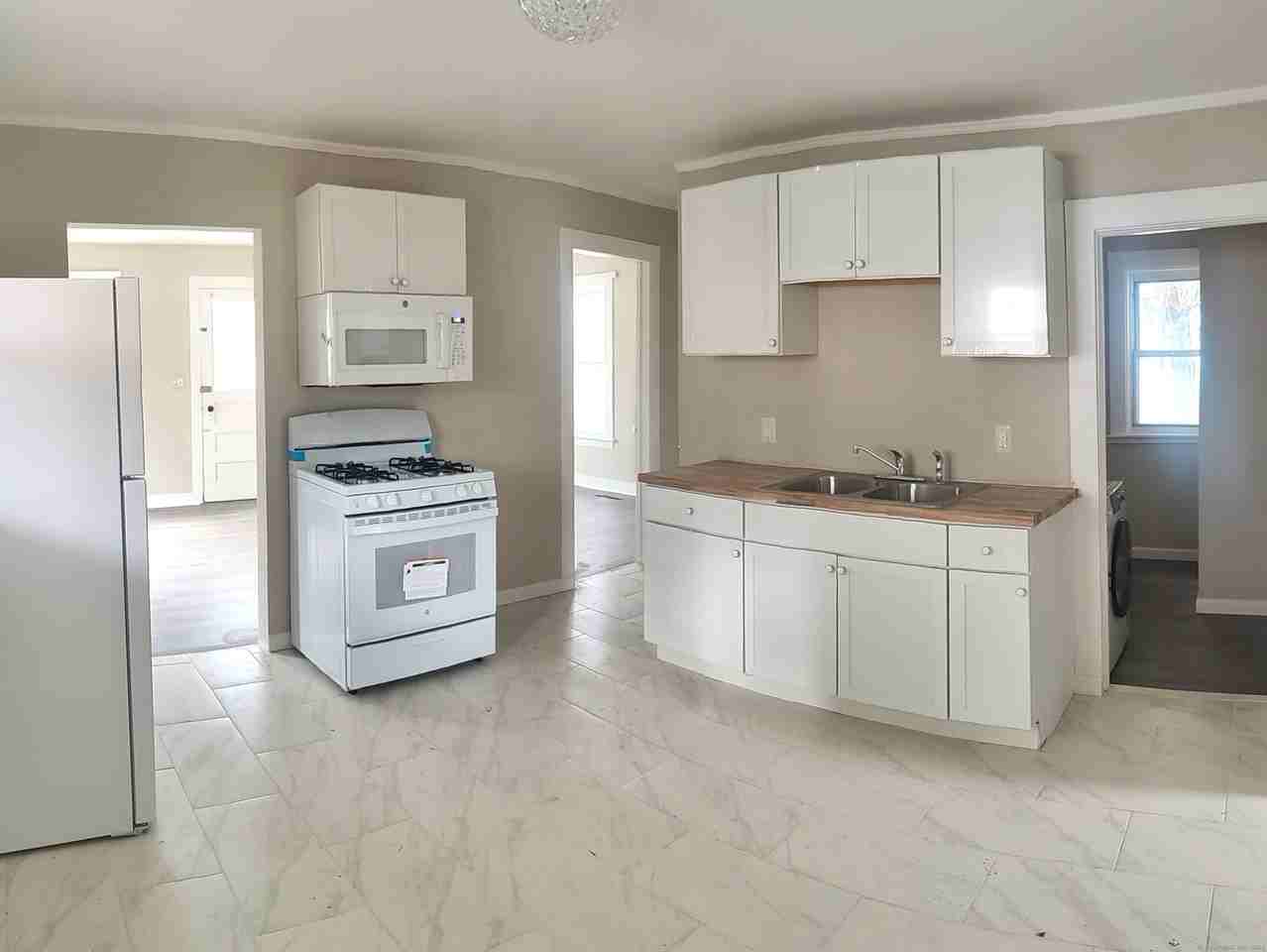 102 Red Mountain Ave - Photo 2 of 8