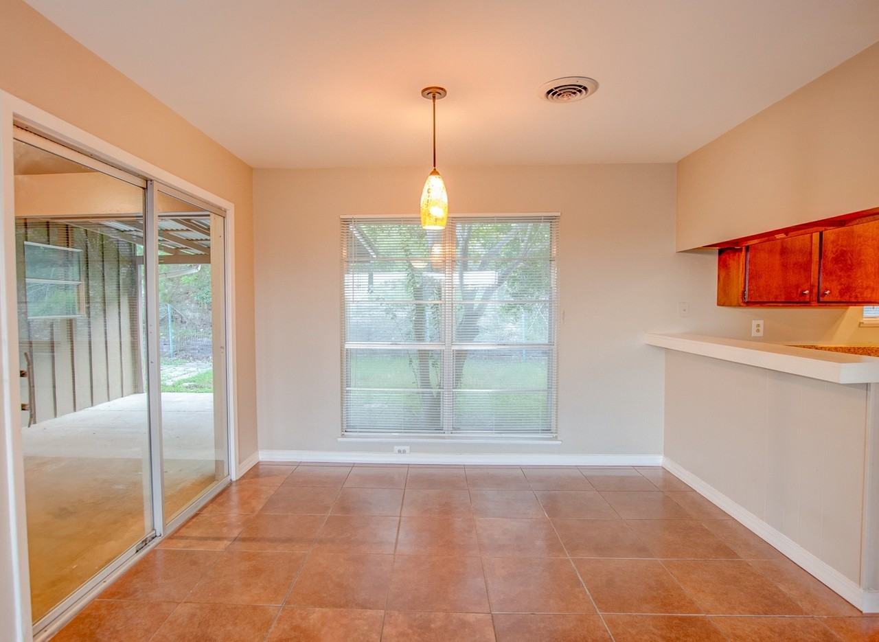 119 Loma Vista Dr - Photo 3 of 10